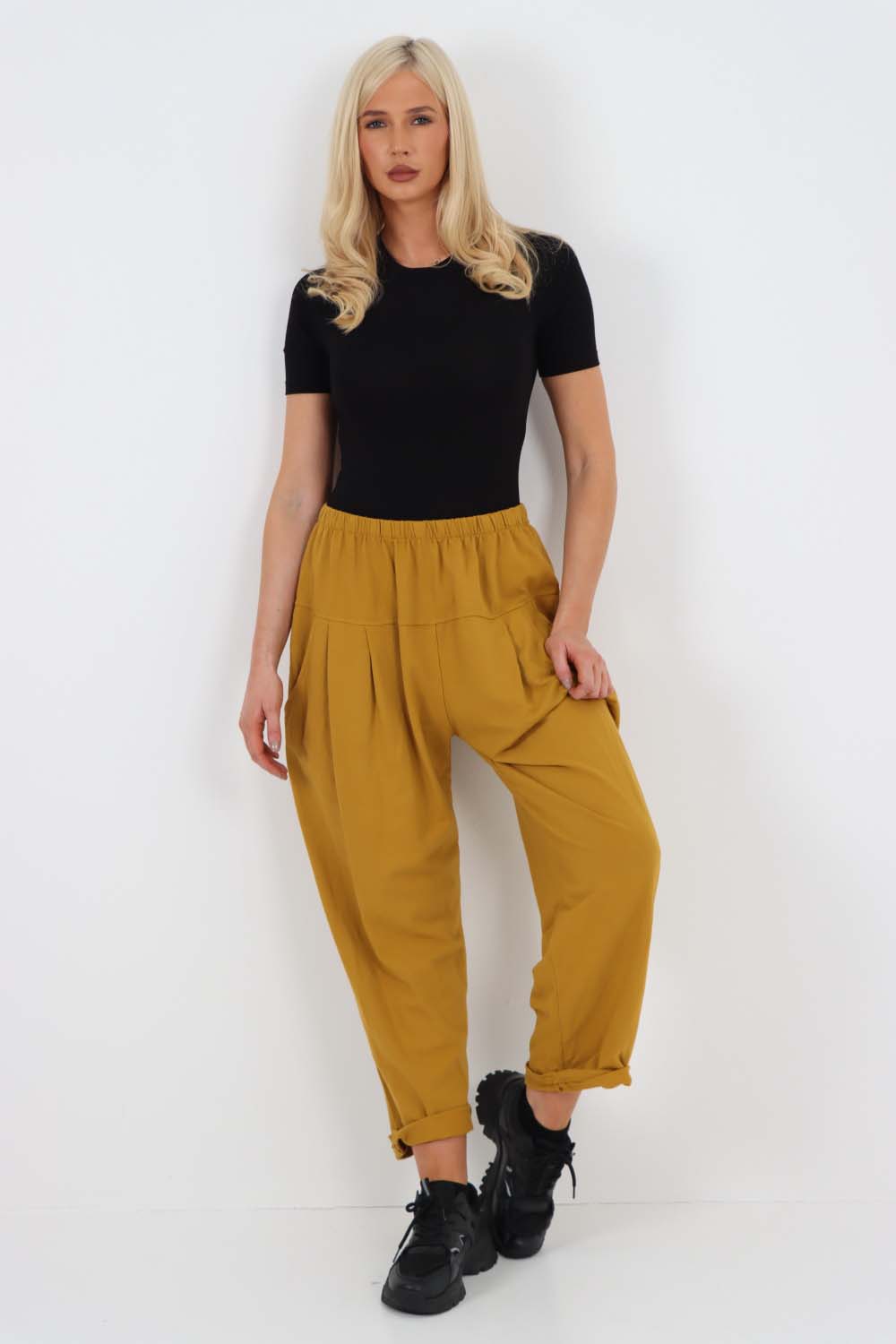 Italian Pleated Cotton Trousers With Side Pockets