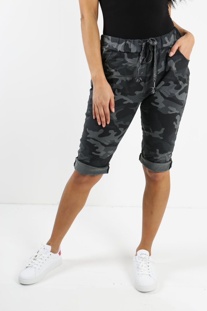 Plus Size Italian Camouflage Magic Chino Shorts