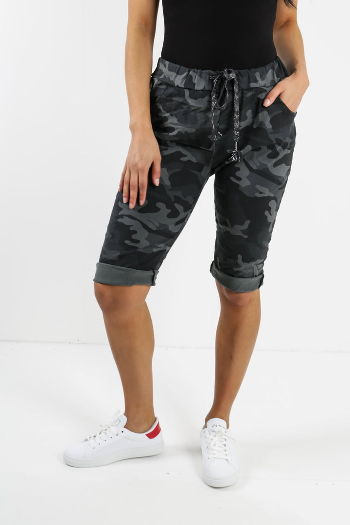 Plus Size Italian Camouflage Magic Chino Shorts