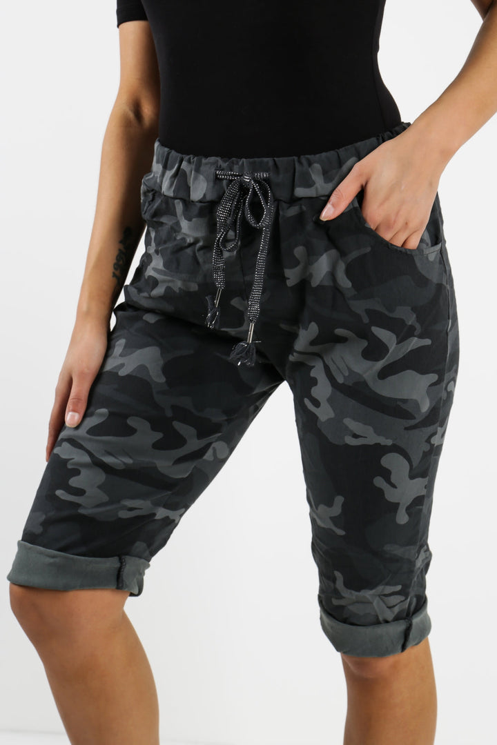 Plus Size Italian Camouflage Magic Chino Shorts