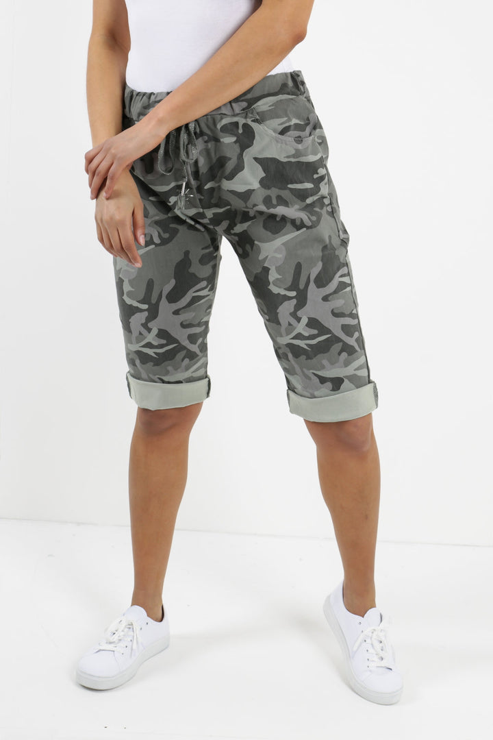 Plus Size Italian Camouflage Magic Chino Shorts