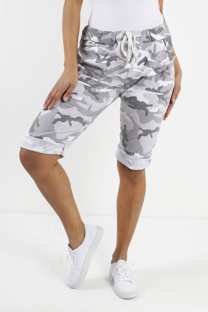 Plus Size Italian Camouflage Magic Chino Shorts