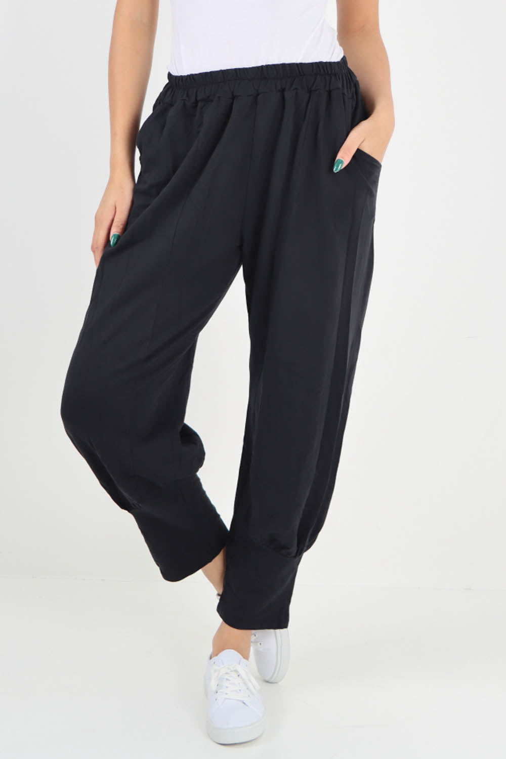 Black-Plain Pannelled Pocket Trouser