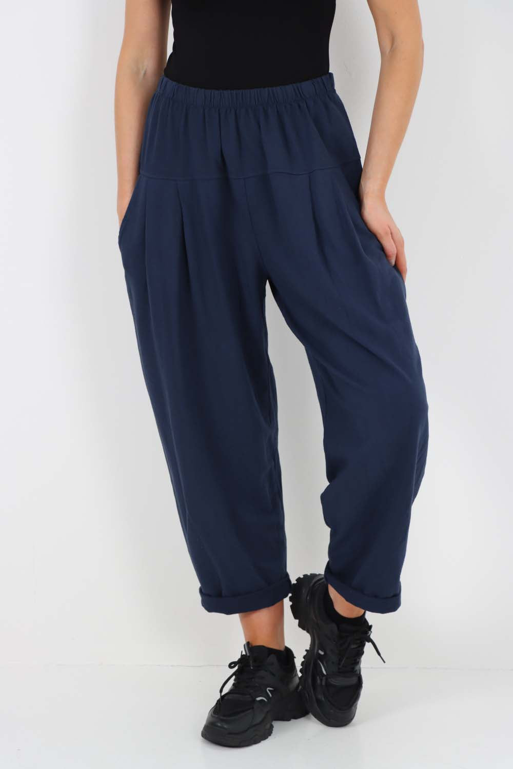 Italian Pleated Cotton Trousers With Side Pockets