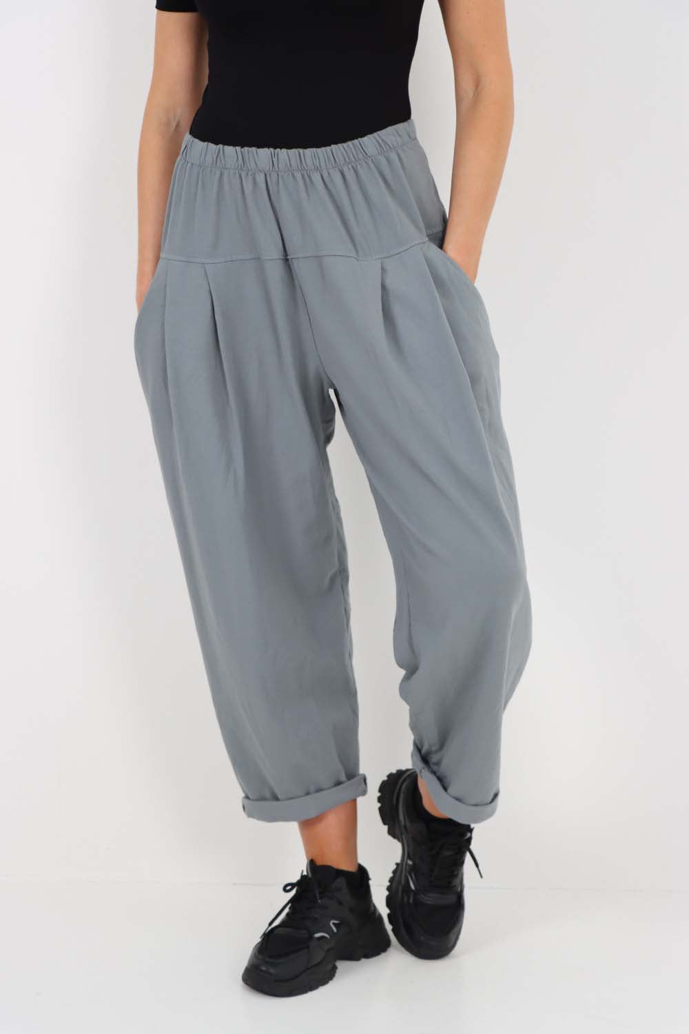 Italian Pleated Cotton Trousers With Side Pockets
