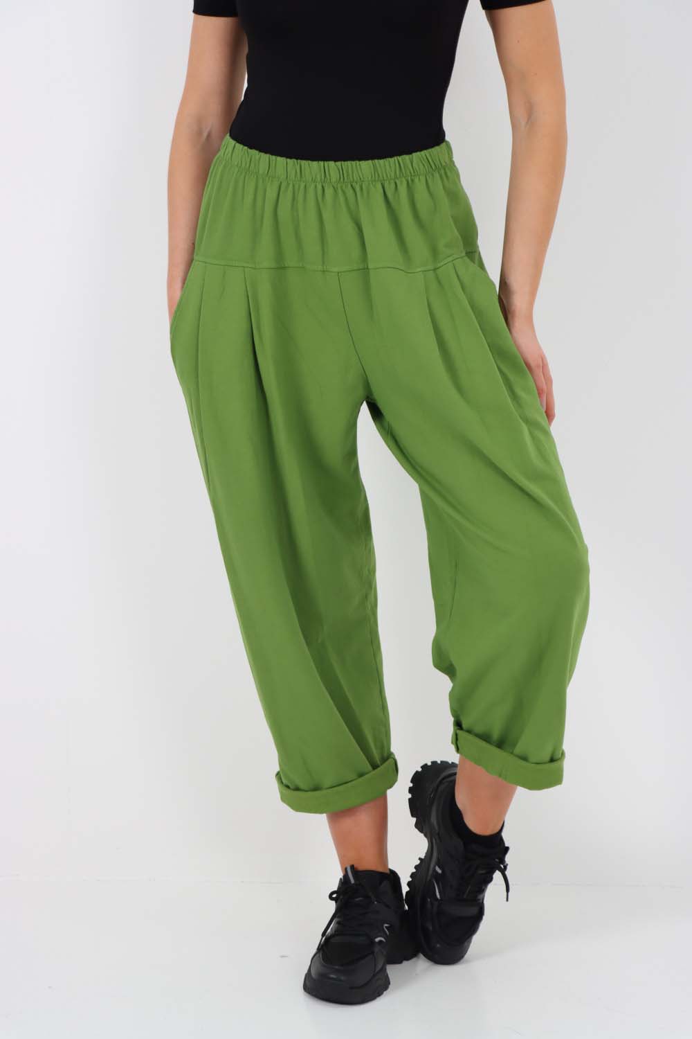 Italian Pleated Cotton Trousers With Side Pockets