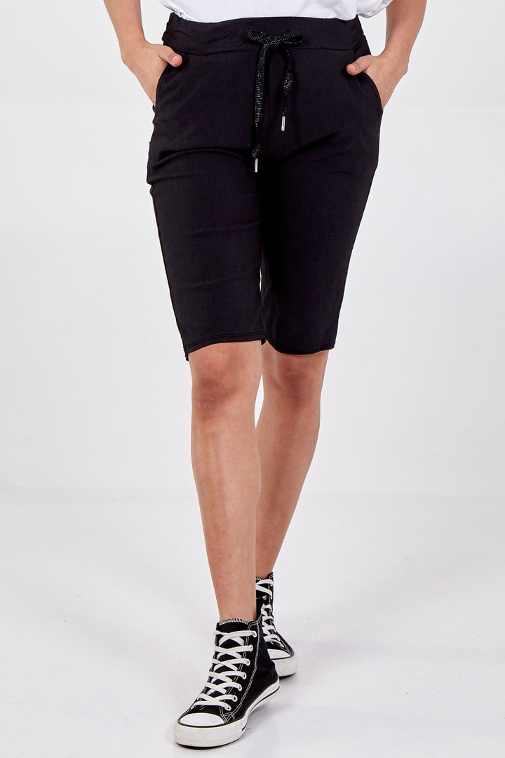 Plus Size Magic Plain Drawstring Shorts