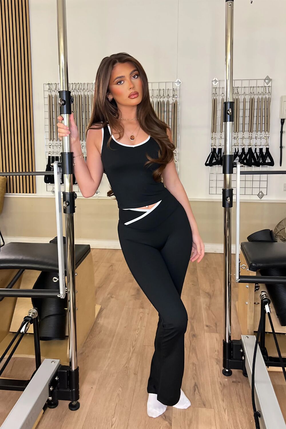 Contrast Sculpt Vest Top And Flared Gym Set
